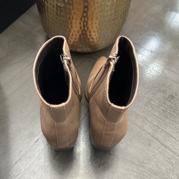 Naturalizer Harding Western Bootie (WIDE) - Picture 9 of 13